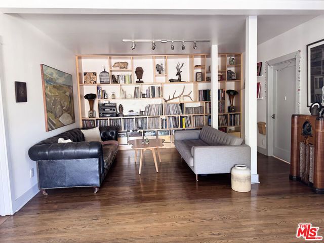 814 E Edgeware Road, Los Angeles, CA 90026