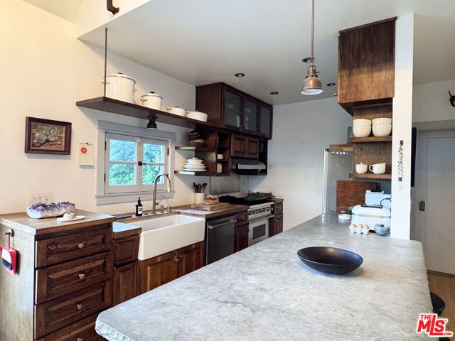 814 E Edgeware Road, Los Angeles, CA 90026
