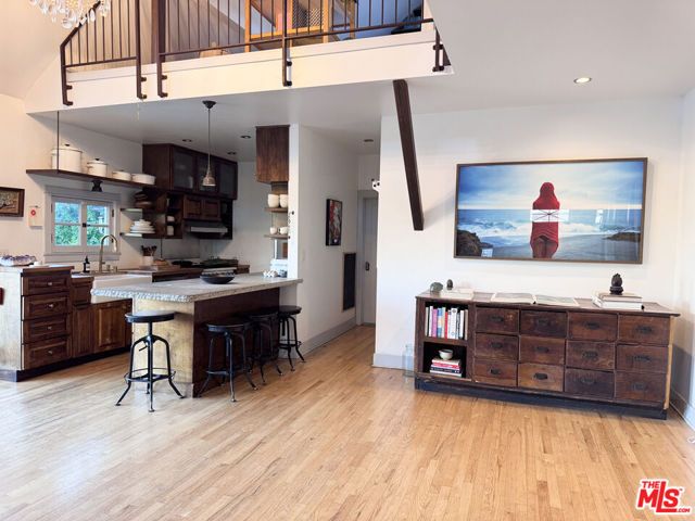 814 E Edgeware Road, Los Angeles, CA 90026