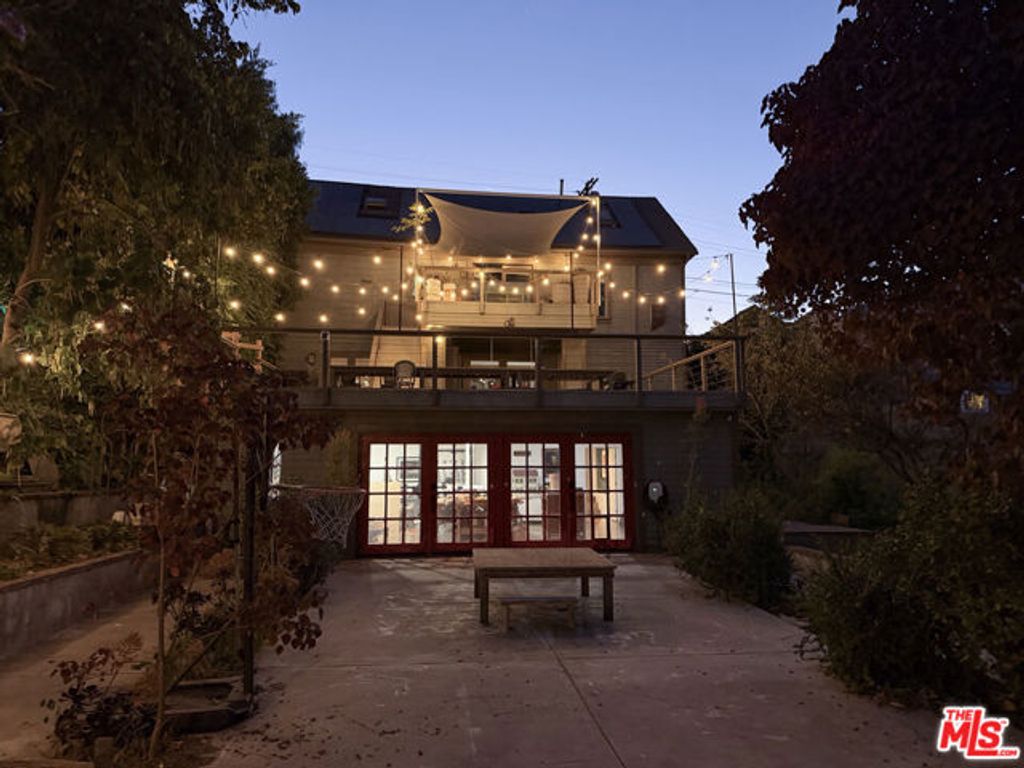 814 E Edgeware Road, Los Angeles, CA 90026