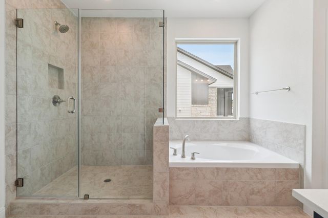 628 Treadwell LN, Kyle, TX 78640