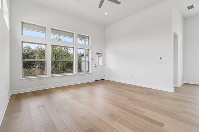 628 Treadwell LN, Kyle, TX 78640