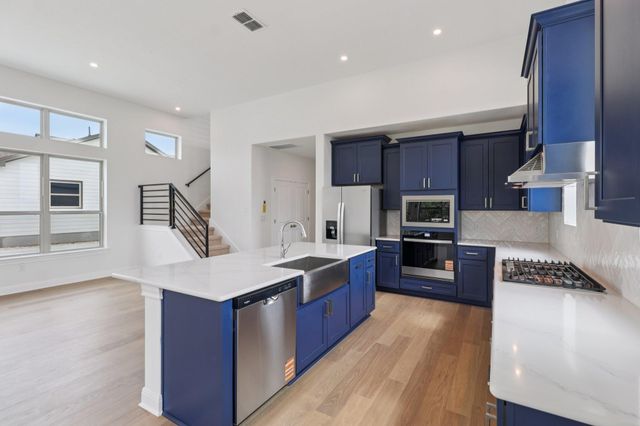 628 Treadwell LN, Kyle, TX 78640