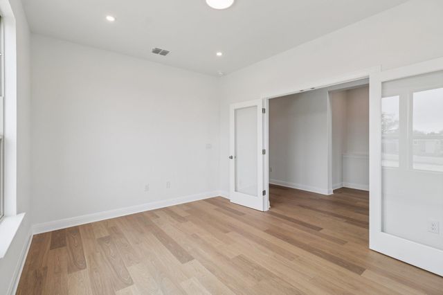 628 Treadwell LN, Kyle, TX 78640