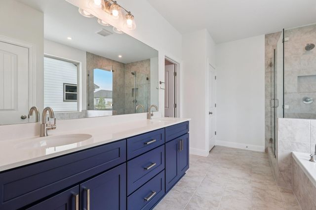 628 Treadwell LN, Kyle, TX 78640