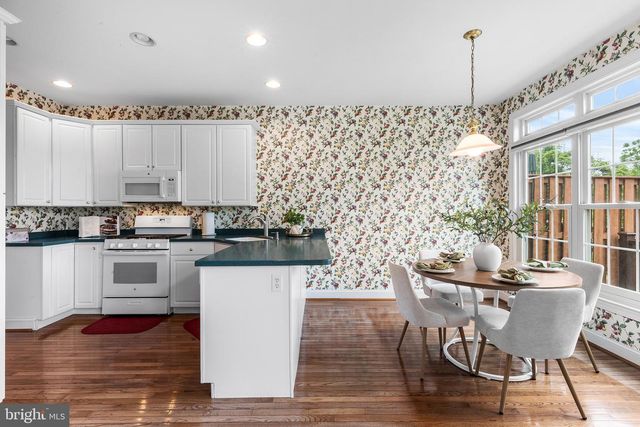 602 WHISPERING BROOKE DR, Newtown Square, PA 19073