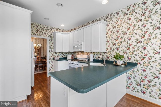 602 WHISPERING BROOKE DR, Newtown Square, PA 19073