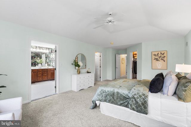 602 WHISPERING BROOKE DR, Newtown Square, PA 19073