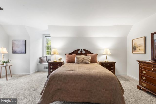 602 WHISPERING BROOKE DR, Newtown Square, PA 19073