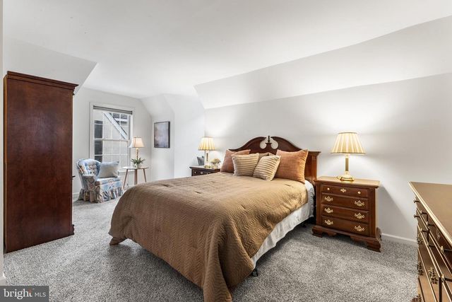 602 WHISPERING BROOKE DR, Newtown Square, PA 19073