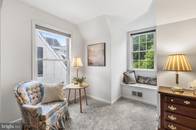 602 WHISPERING BROOKE DR, Newtown Square, PA 19073