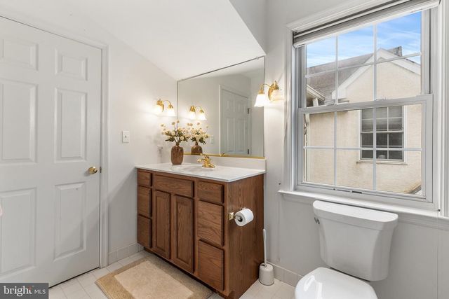 602 WHISPERING BROOKE DR, Newtown Square, PA 19073