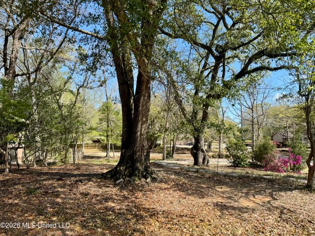 777 Moanalua Way, Diamondhead, MS 39525