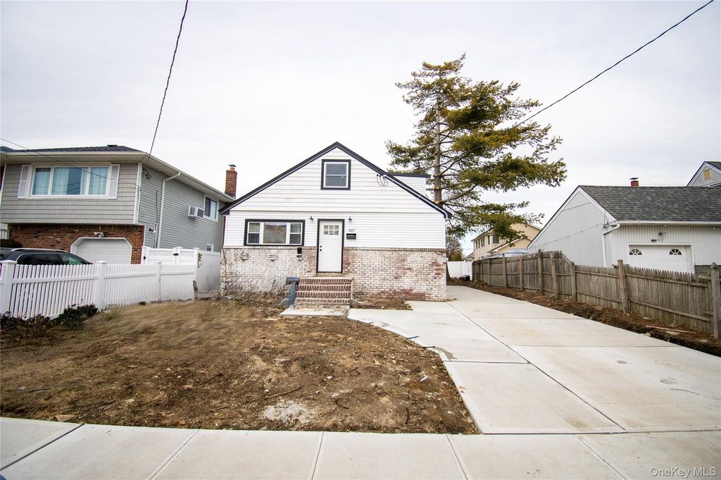 937 Hastings Street, Baldwin, NY 11510