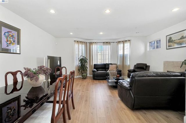 2207 Parnassus Ct, Hayward, CA 94542