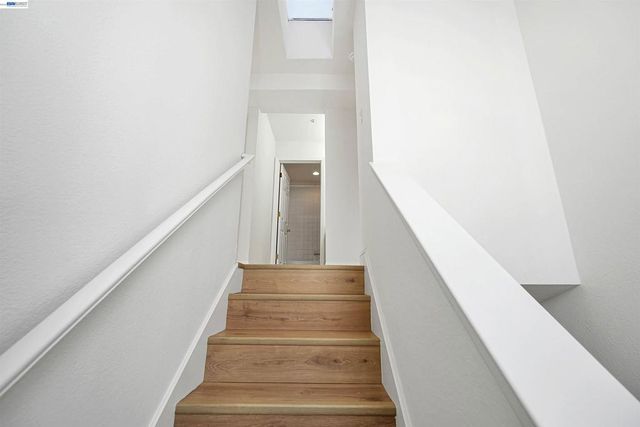 2207 Parnassus Ct, Hayward, CA 94542