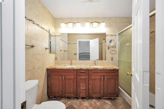 2207 Parnassus Ct, Hayward, CA 94542