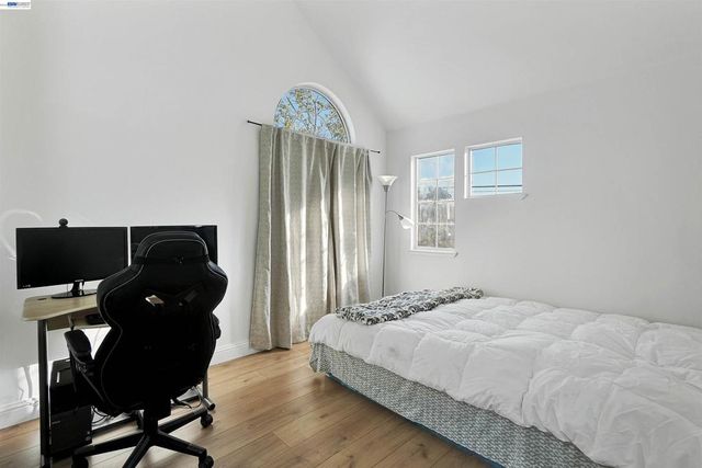 2207 Parnassus Ct, Hayward, CA 94542