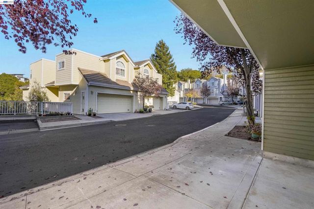 2207 Parnassus Ct, Hayward, CA 94542