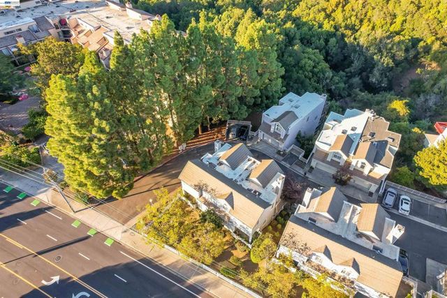 2207 Parnassus Ct, Hayward, CA 94542