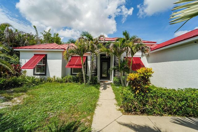 1812 SE FALLON Drive, Port St. Lucie, FL 34983