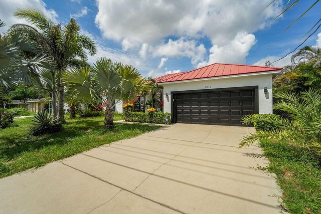 1812 SE FALLON Drive, Port St. Lucie, FL 34983