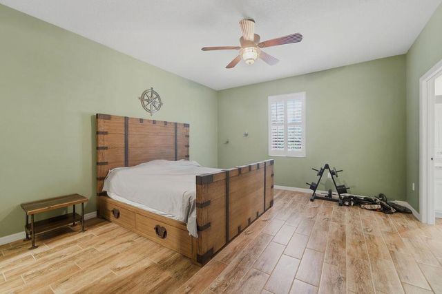 1812 SE FALLON Drive, Port St. Lucie, FL 34983