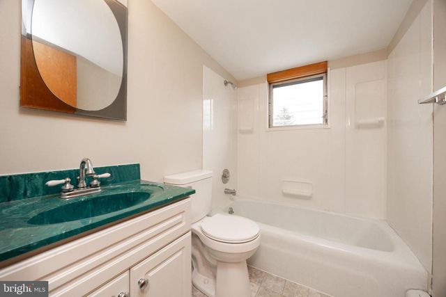 933 FORTY FOOT RD, Hatfield, PA 19440