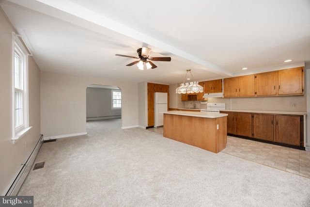 933 FORTY FOOT RD, Hatfield, PA 19440