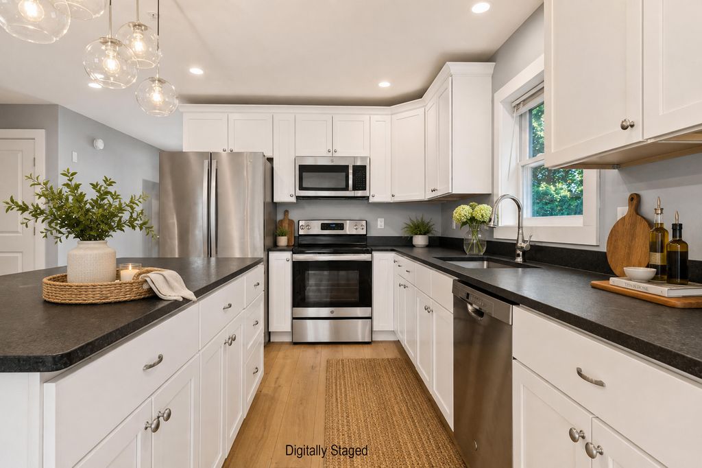 9 Cole Street 13, South Portland, ME 04106 — photo 2