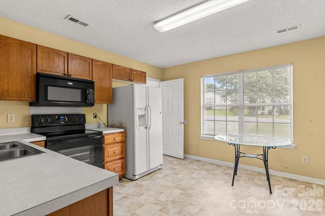 182 Kristens Court Drive, Mooresville, NC 28115