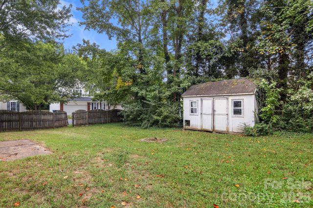 182 Kristens Court Drive, Mooresville, NC 28115