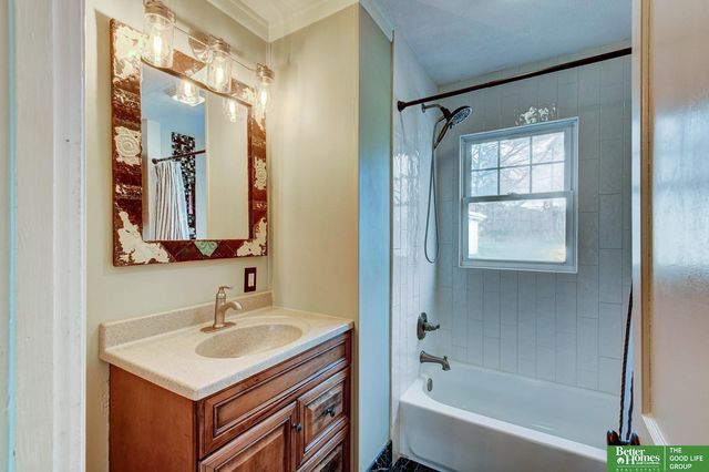 2005 N 68 Street, Omaha, NE 68104