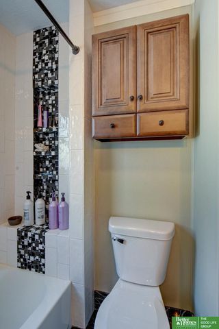 2005 N 68 Street, Omaha, NE 68104