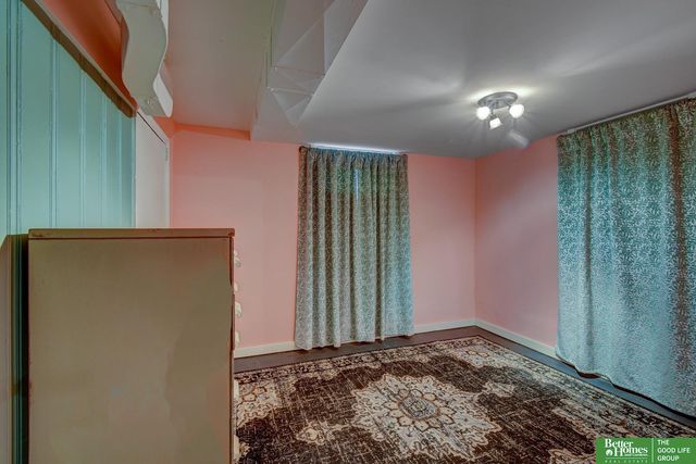 2005 N 68 Street, Omaha, NE 68104