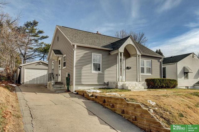 2005 N 68 Street, Omaha, NE 68104