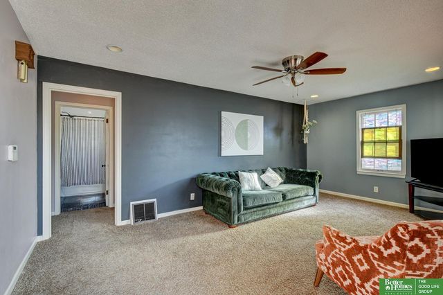 2005 N 68 Street, Omaha, NE 68104