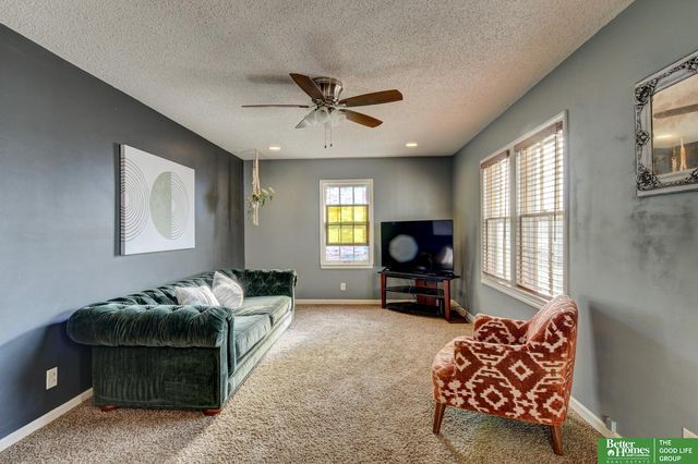 2005 N 68 Street, Omaha, NE 68104