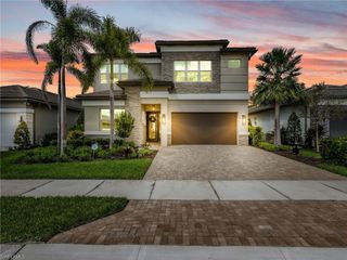 11265 Daphne CT, Naples, FL 34120