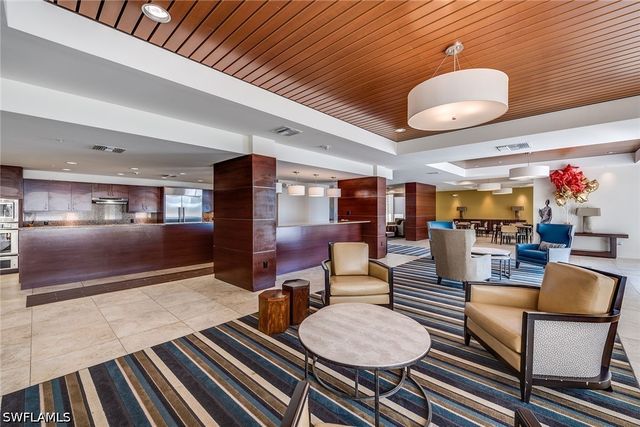 4031 Gulf Shore BLVD N 3B, Naples, FL 34103