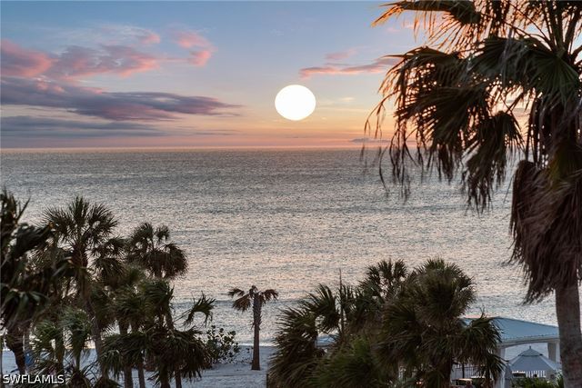 4031 Gulf Shore BLVD N 3B, Naples, FL 34103