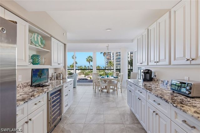 4031 Gulf Shore BLVD N 3B, Naples, FL 34103