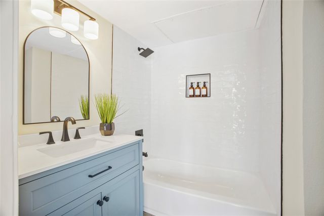 4303 Buena Vista Street 201, Dallas, TX 75205