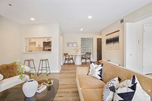 4303 Buena Vista Street 201, Dallas, TX 75205