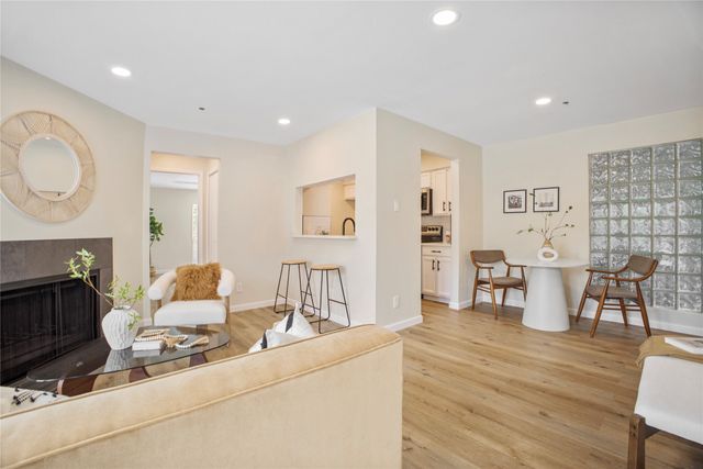 4303 Buena Vista Street 201, Dallas, TX 75205