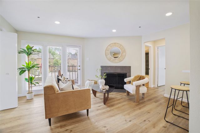 4303 Buena Vista Street 201, Dallas, TX 75205