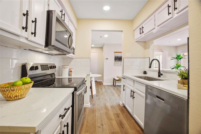 4303 Buena Vista Street 201, Dallas, TX 75205