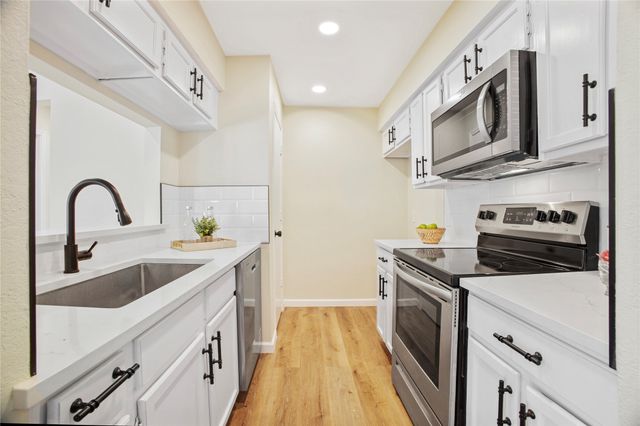 4303 Buena Vista Street 201, Dallas, TX 75205