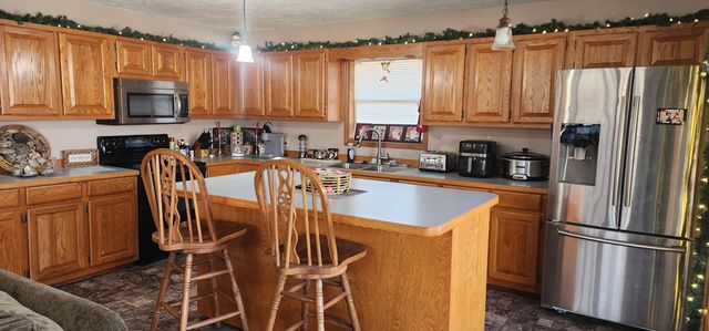 23927 Robin Drive, Golden, MO 65658