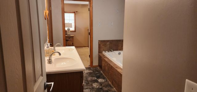 23927 Robin Drive, Golden, MO 65658